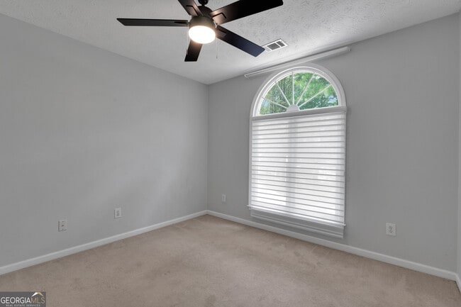 Building Photo - 115 Rockhurst Chase