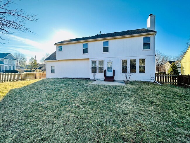 Building Photo - **BRAND NEW CARPETS** Beautiful Home in Bl...