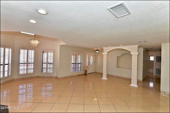 Building Photo - 11620 Laura Marie Dr