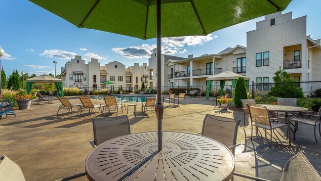 Building Photo - 1 Old Fairway Rd