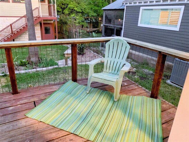 Building Photo - 4419 Bellvue Ave