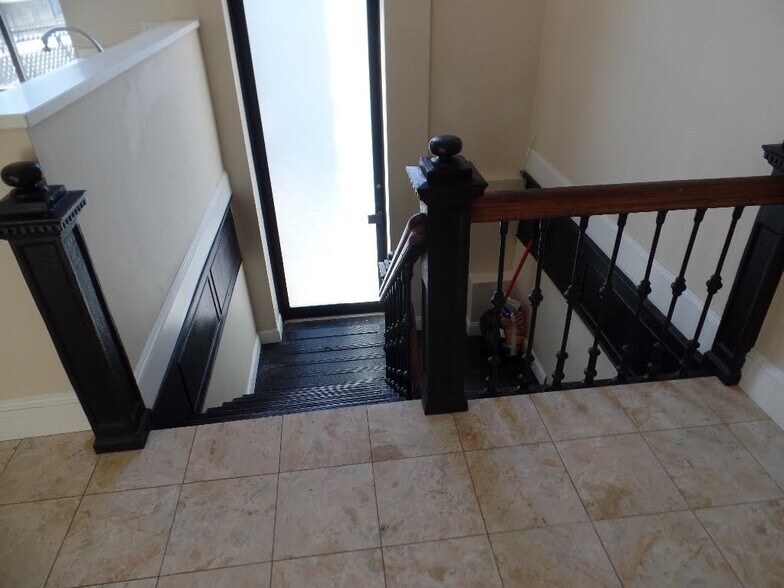 Building Photo - 108 Richmond St