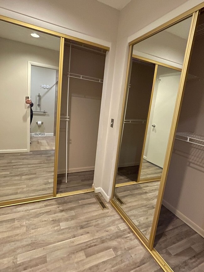 Building Photo - For Lease / Rent