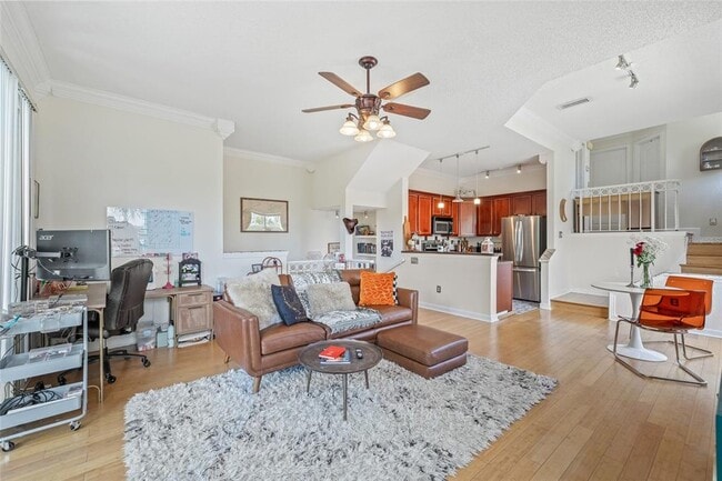 Building Photo - 740 Mainsail Dr