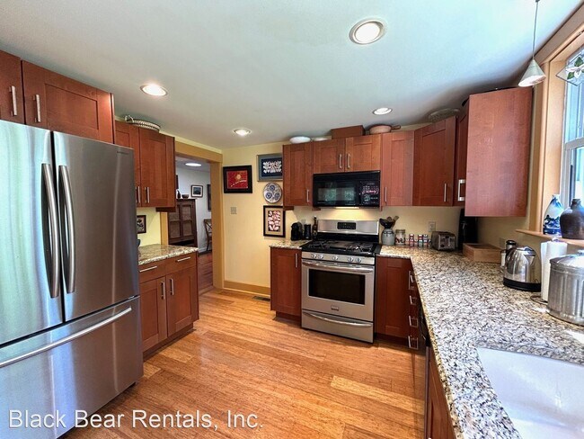 Building Photo - 2 br, 1 bath House - 113 North Lane