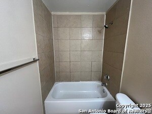 Building Photo - 5202 Fountain Lake Dr