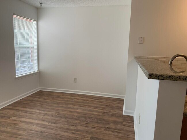 Building Photo - 1335 Crystal Way