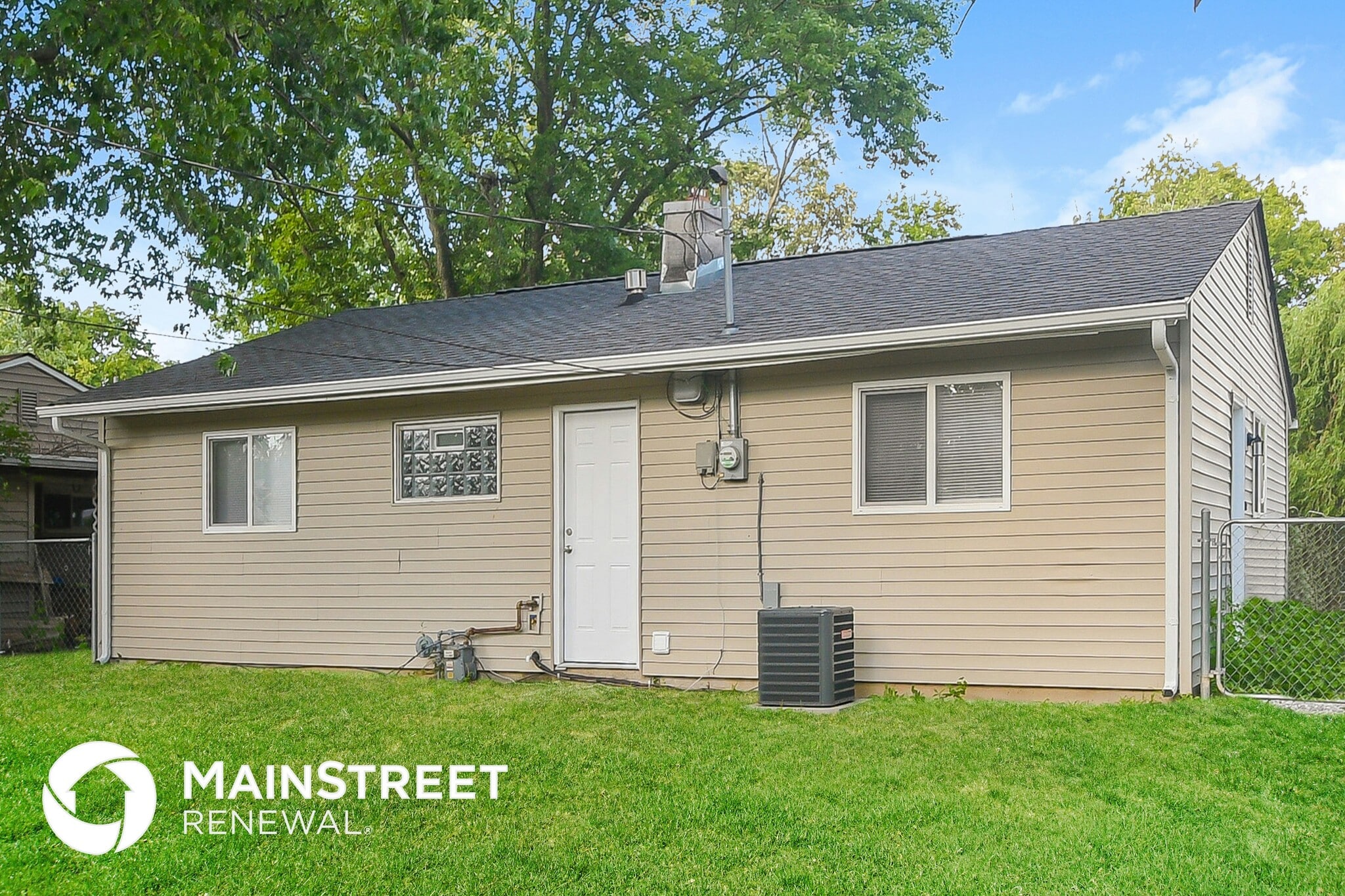Building Photo - 4924 Leone Dr