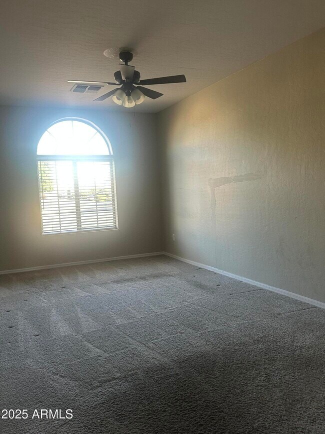 Building Photo - 1755 W Aspen Ave