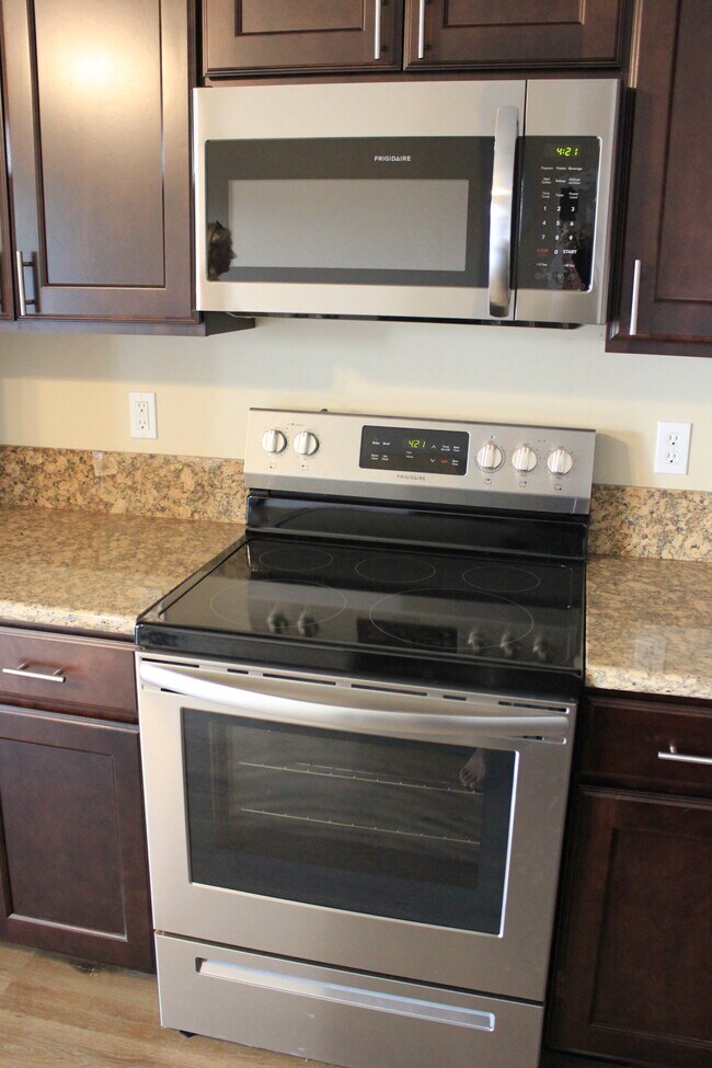 Building Photo - 9847 Prescott Dr
