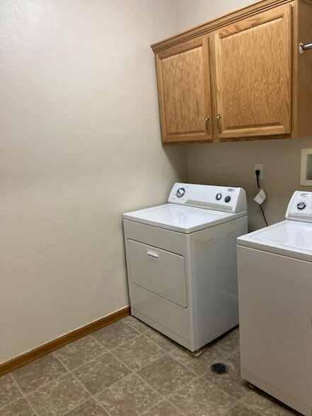 Washroom - 2414 W 10th St