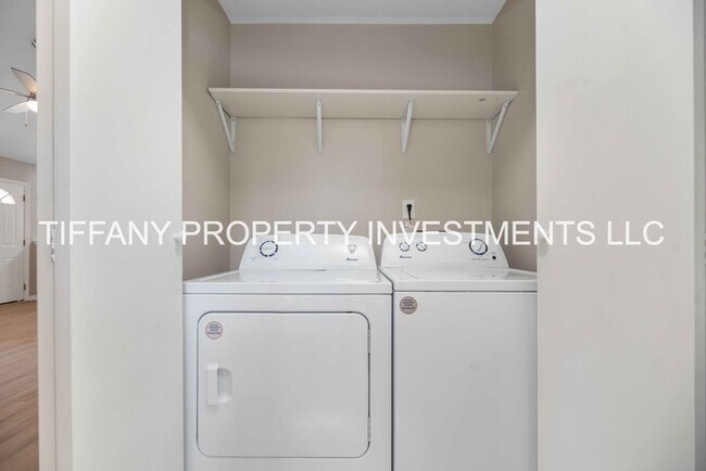 Building Photo - 3543 Braewick Pl