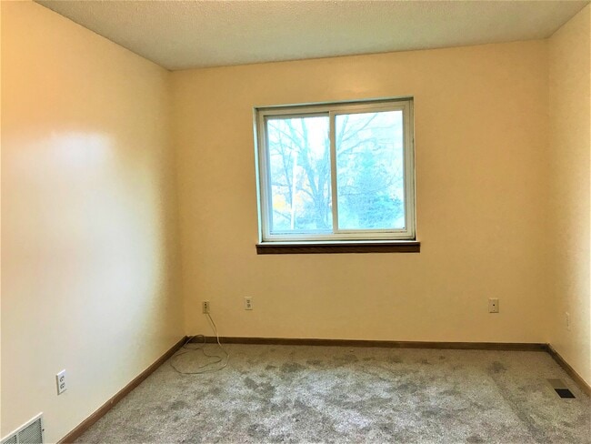 Building Photo - 9283 Oriole Ln