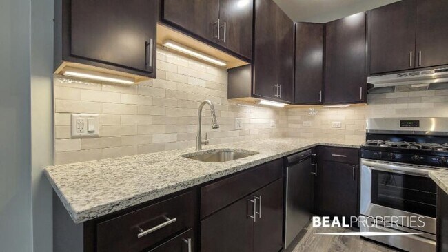 Building Photo - 1 bedroom in EVANSTON IL 60202