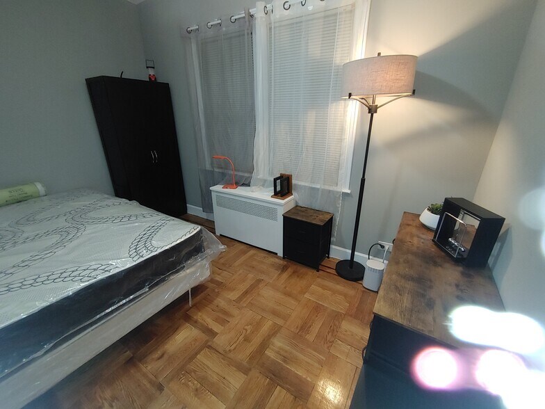 bedroom no. ! - 4137 Boyd Ave
