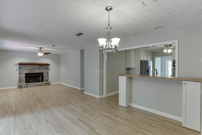 Building Photo - 1813 Rambling Woods Dr NW
