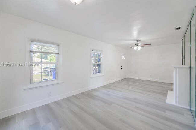 Building Photo - 1250 NW 43rd St