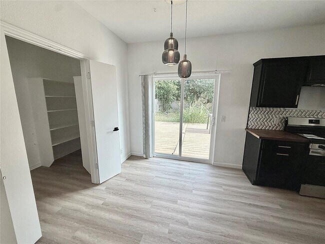 Building Photo - 9204 Magna Carta Loop