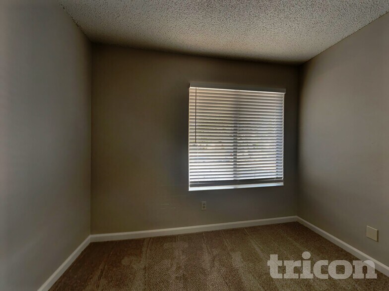 Building Photo - 748 La Cruz Ln
