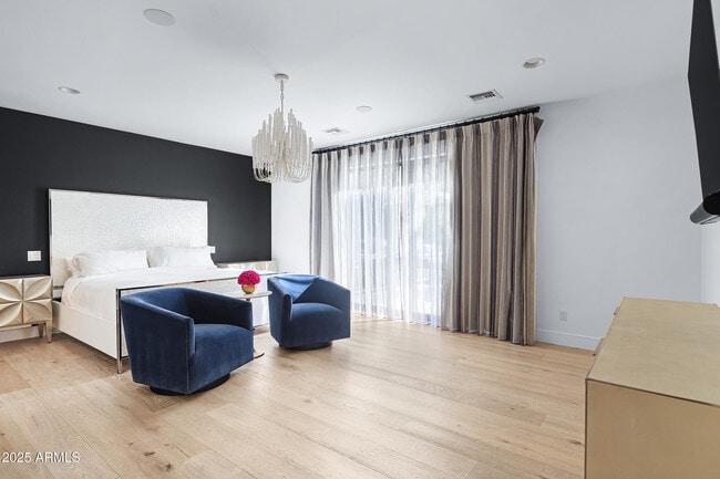 Building Photo - 5841 N Echo Canyon Cir