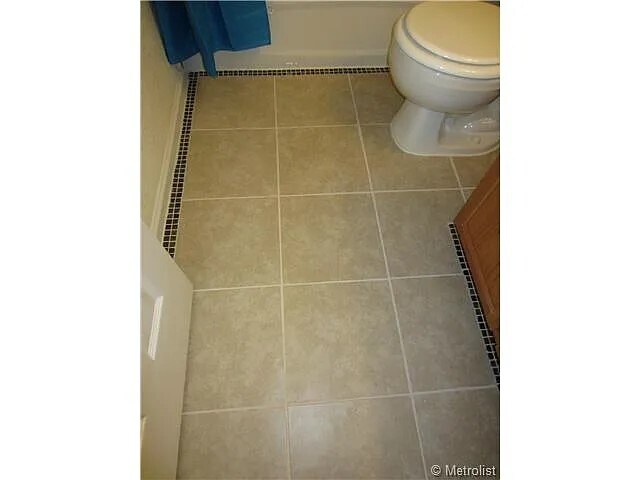 Building Photo - 8740 Corona St