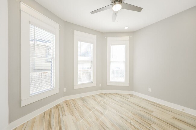 Building Photo - 120 E Magnolia Ave