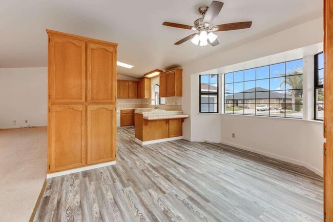 Building Photo - 431 Paul Dr