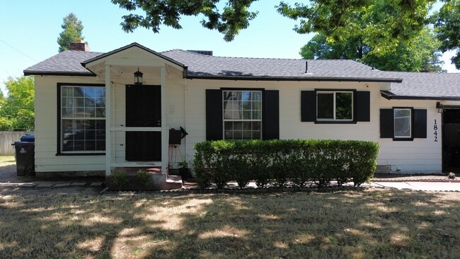 Building Photo - 1842 Princeton Ave