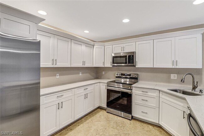 Building Photo - 6310 Royal Woods Dr