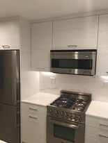 Building Photo - 8600 Burton Way