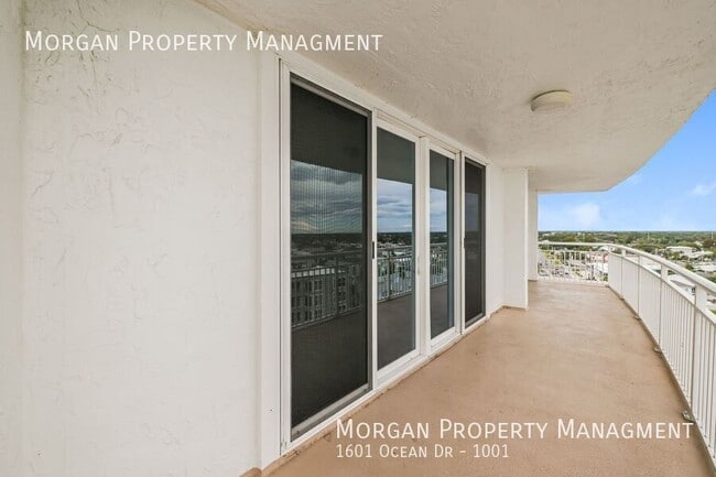 Building Photo - 1601 Ocean Dr S