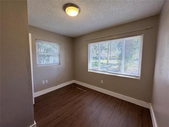 Building Photo - 310 Longwood Dr