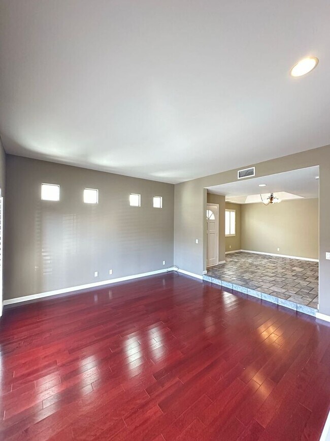 Building Photo - Downtown Huntington Beach - Beachfront Gorgeous Home - Stunning Remodel!!!