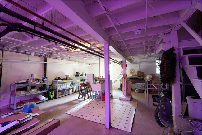 Building Photo - Oakenshawe 5-Bedroom, 2-Bathroom Home Close to Johns Hopkins