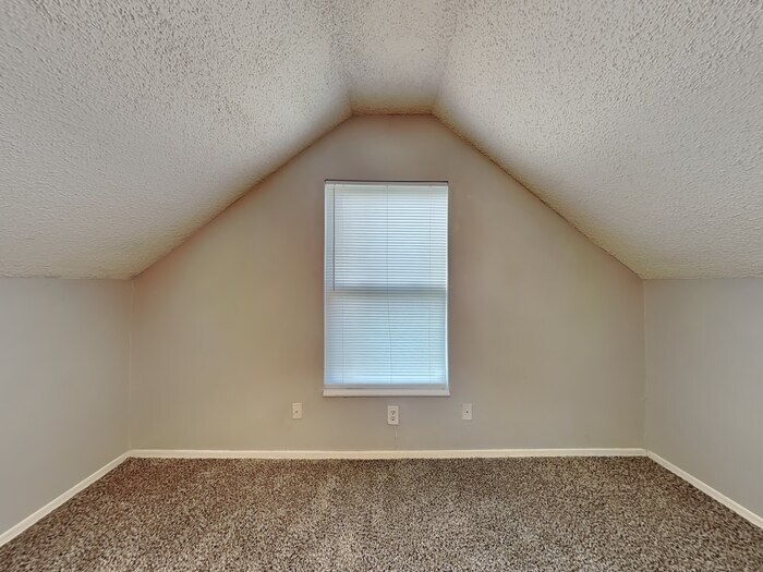 Building Photo - 1101 Bronner Dr