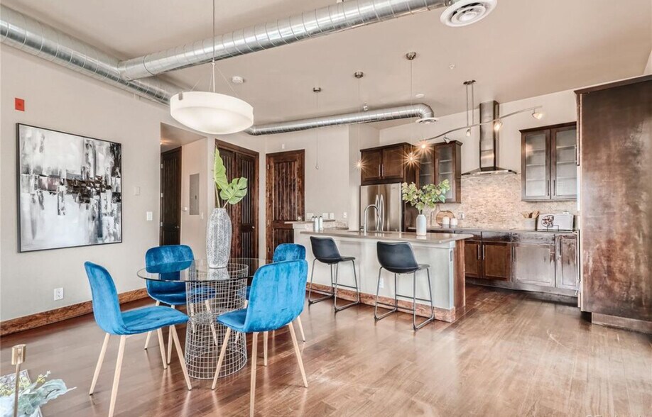 Building Photo - 2101 Larimer St