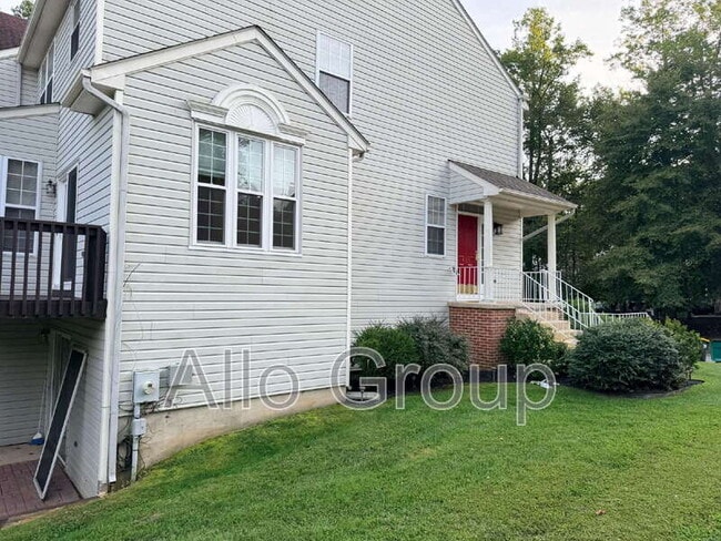 Building Photo - 469 Woodstock Ln