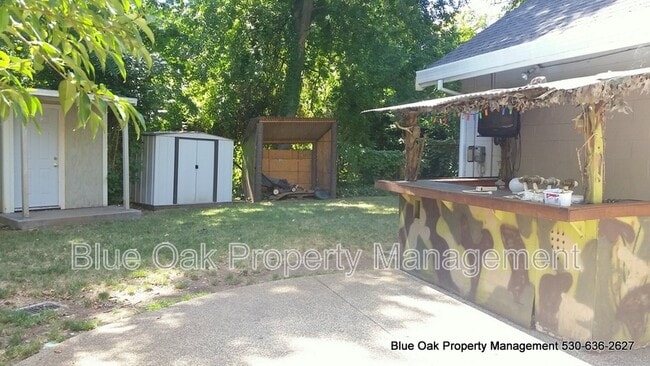 Building Photo - 1025 Ivy St