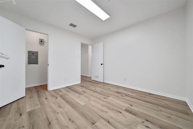 Building Photo - 34514 Michelle Dr