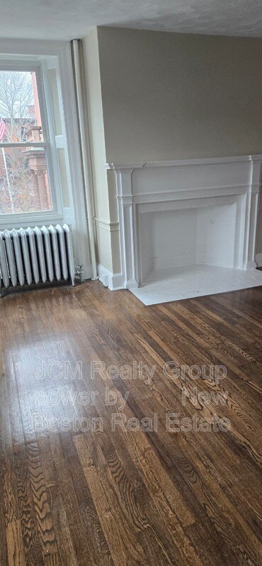 Building Photo - 86 Main St