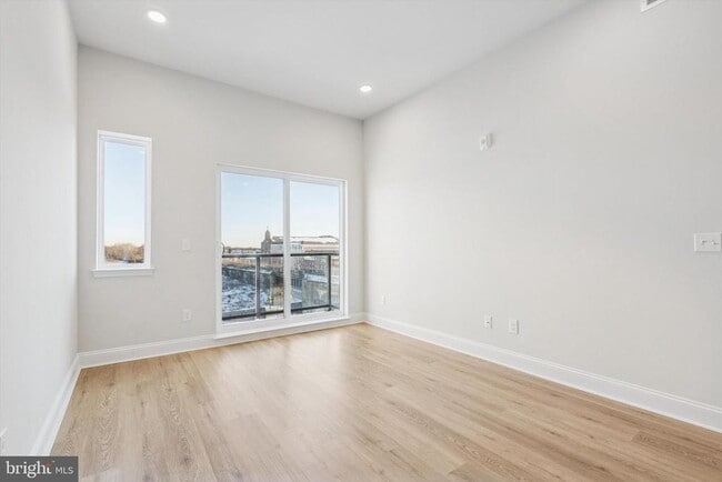 Building Photo - 2153 E Lehigh Ave