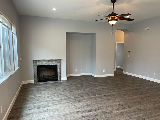 Building Photo - Immaculate 4br Pet Friendly Home in Morada