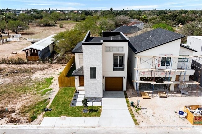 Building Photo - 2709 Harmony St