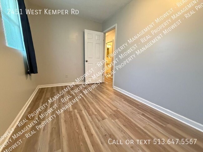 Building Photo - 2451 W Kemper Rd