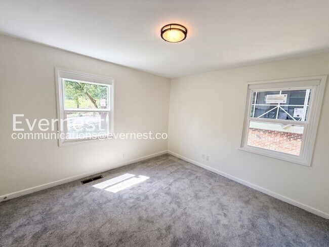 Building Photo - 4729 Avenue N