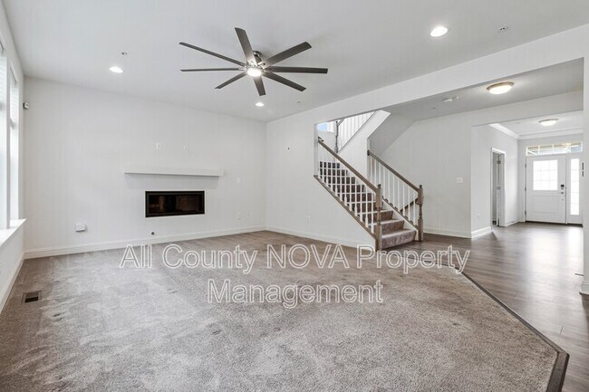Building Photo - 11010 N Riding Rd
