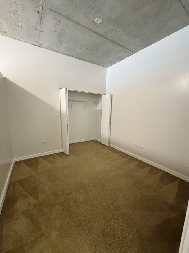 Building Photo - 1720 S Michigan Ave