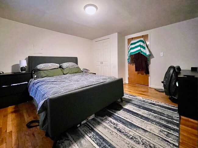 Building Photo - 209 Ogden Ave.