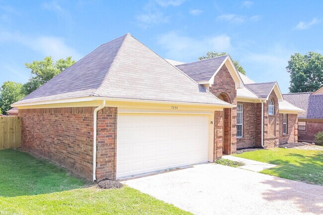 Building Photo - 7254 Schilling Cove W