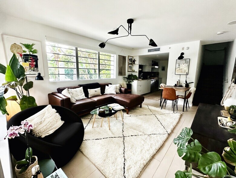 Building Photo - 2135 Washington Ct